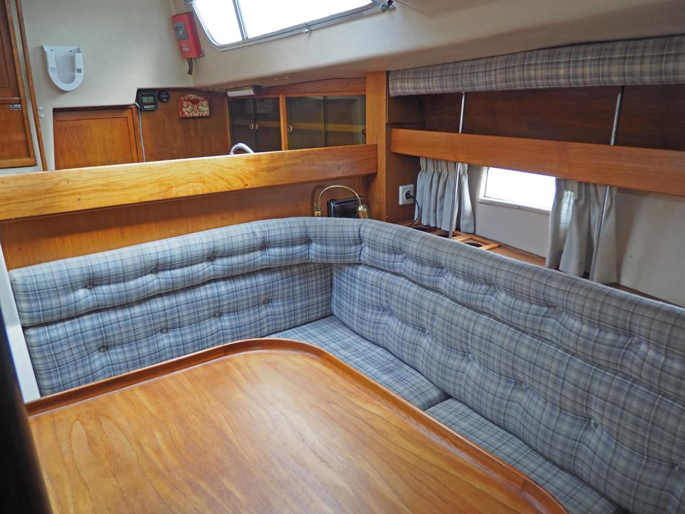 Salon, Accommodatie